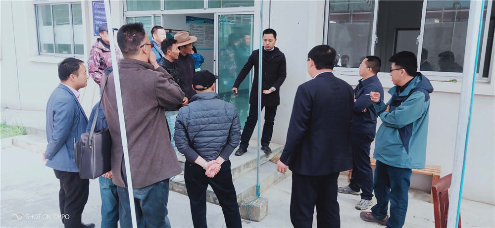 西南督查組在自治區(qū)、日喀則市、吉隆縣、吉隆鎮(zhèn)有關(guān)領(lǐng)導的陪同下對吉隆鎮(zhèn)污水處理廠檢查工作